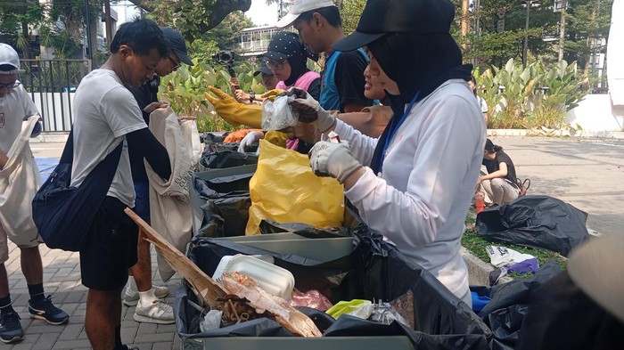 Anak Muda di Jakarta ikut ramaikan World Cleanup Day pada Minggu, 20 September 2026.