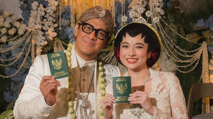 Andre Taulany dan Amanda Rigby menikah.