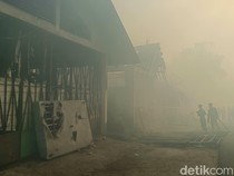 Video: Kebakaran TPST Banyumas, Api Merembet hingga Rumah Warga