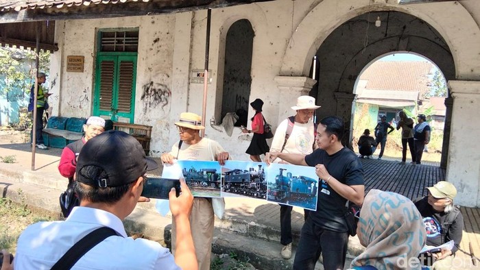 Suasana Djeladjah Spoor #8 yang diadakan Komunitas Kota Toea Magelang dari Stasiun Secang menuju Stasiun Payaman, Minggu (20/9/2026).