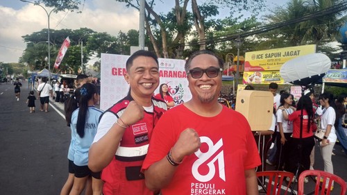 Ketua PMI Karangasem, I Gusti Ngurah Setiawan, bersama sekretarisnya, I Gede Budi Trisnawan, ketika ditemui di Taman Jagat Karana, Karangasem saat perayaan HUT ke-81, Minggu (20/9/2026). (Foto:  I Wayan Selamat Juniasa)