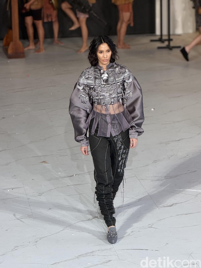 Koleksi Mel Ahyar Archipelago Buka Fashion Nation 2026