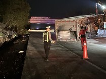 Bus Tabrak Belakang Truk Trailer di Tol Terpeka Mesuji, 1 Tewas dan 7 Luka