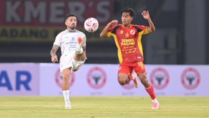 Laga antara Semen Padang melawan PSIS dalam laga pekan kedua Champiomship 2026/2027.