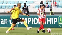 Sempat tertinggal dua kali. Tim berjulukan the lobster itu akhirnya berhasil membalikan keadaan dan menang dramatis dengan skor 3-2.