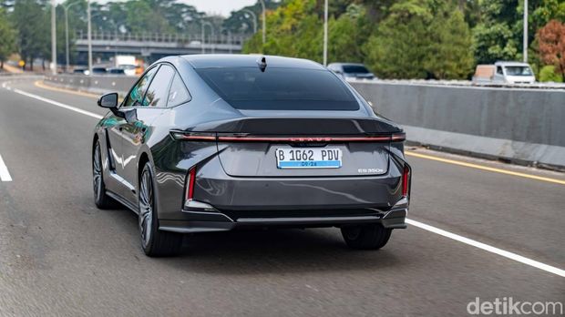 Lexus ES 350 e
