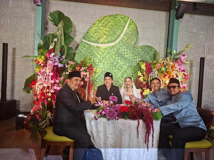 Mario Caesar dan Givina Lukita nikah.