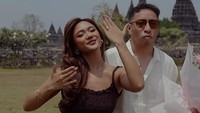 So Sweet! Marion Jola Dilamar Dennis Talakua di Pelataran Prambanan