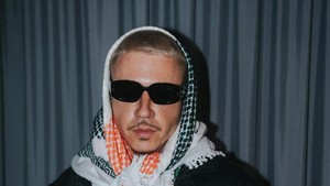 Nama Macklemore kembali jadi perbincangan dunia setelah jadi opening act konser Ed Sheeran di AS. Ia menyuarakan keberpihakan pada Palestina atas genosida yang dilakukan Israel. Foto: Macklemore/ Instagram