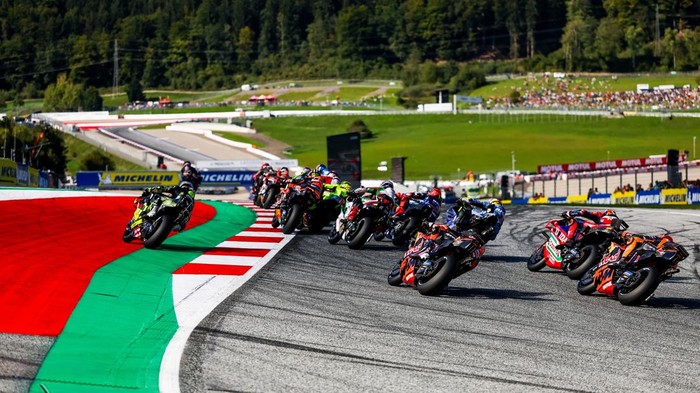 SPIELBERG, AUSTRIA - SEPTEMBER 19:  Riders compete during the Tissot Sprint of QATAR AIRWAYS GRAND PRIX OF AUSTRIA at Red Bull Ring on September 19, 2026 in Spielberg, Austria. (Photo by Qian Jun/MB Media/Getty Images)