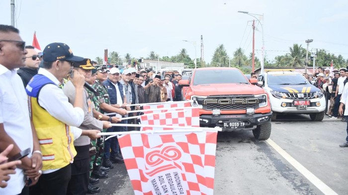 Pembukaan jembatan baru Kuta Blang di Bireuen (Foto: Satgas PRR)