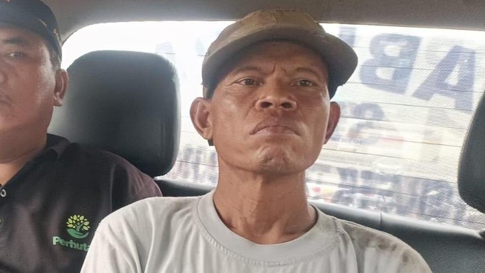 Pencuri kayu jati ditangkap Perhutani Bojonegoro.