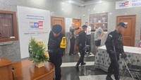 Brimob Polda Metro Sterilisasi Kedubes Rusia, Pastikan Pemungutan Suara Aman