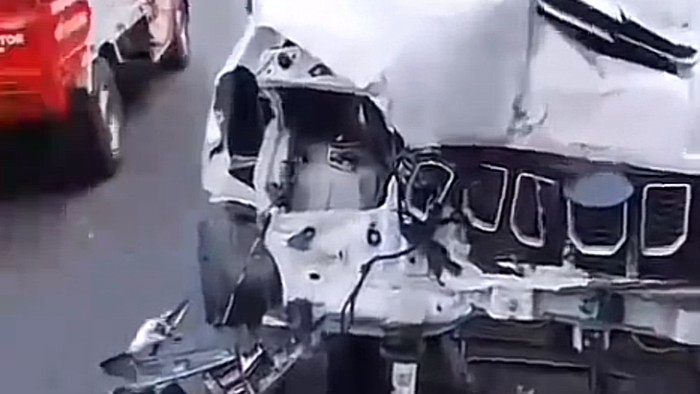 Pikap Kopdes Ringsek Ditabrak Fortuner