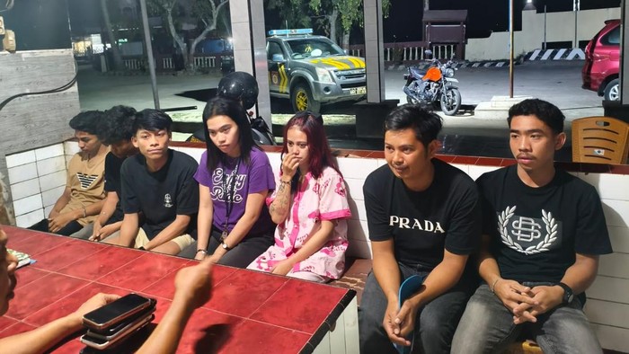 Polisi menangkap 7 orang, termasuk 2 wanita, terkait perkelahian di warung makan Polewali Mandar.