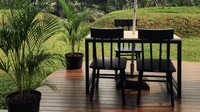 Selain area indoor, dulu kafe artis kelahiran tahun 1992 ini juga punya area outdoor buat santai. Nuansanya cukup asri dengan pemandangan serba hijau. Foto: X rigbys_coffee