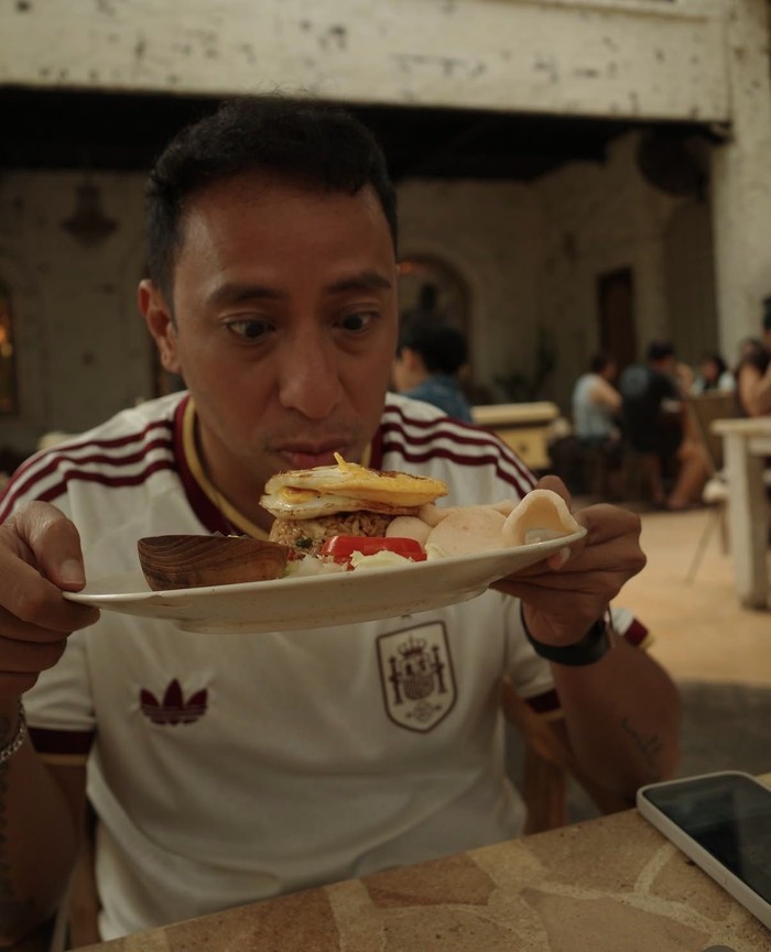 Romantis! Marion Jola Ngedate di Resto dan Kafe bareng Tunganannya