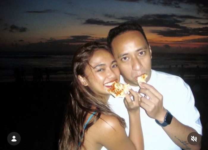 Romantis! Marion Jola Ngedate di Resto dan Kafe bareng Tunganannya