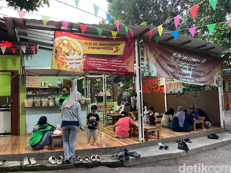 Seblak Bawah Pohon