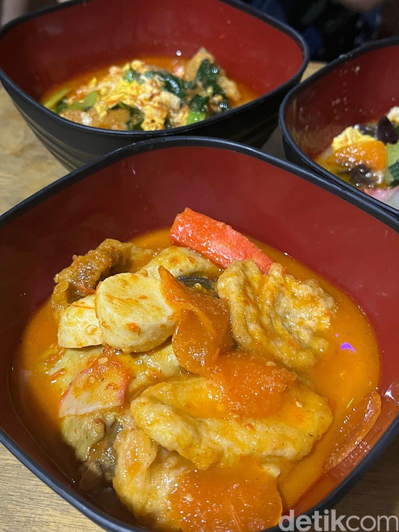 Seblak Bawah Pohon