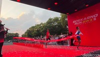 Soekarno Run BWX dimulai dengan kategori 21K. Ajang tersebut menghadirkan konsep sport tourism dengan menyajikan keindahan lanskap Kota Banyuwangi sekaligus keramahan masyarakat kepada para peserta.