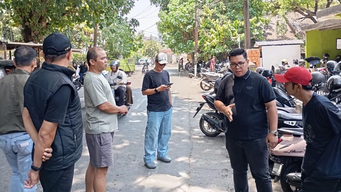 Tim PD Parkir Makassar Raya saat meninjau Jalan Mawas Makassar samping Mal Ratu Indah.