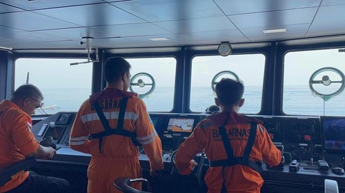 Tim SAR mencari dua nelayan Sikka, NTT, yang hilang saat berlayar ke Kepulauan Selayar, Sulsel, Sabtu (19/9/2026). (Kantor SAR Maumere)