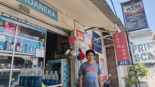 Toko alat tulis Aneka yang juga menjadi agen BRILink, di Gianyar, Bali.