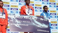 Pelari berusia 25 tahun itu akhirnya menyentuh garis finis dengan waktu 1:05:15, unggul 50 detik atas rekan senegaranya, Veronica Loleo, yang finis kedua dengan 1:06:05. Posisi ketiga ditempati pelari Rwanda, Florence Niyonkuru, dengan catatan 1:06:08 sekaligus rekor nasional.   World Athletics via Getty Images/Gaelle Mobuchon