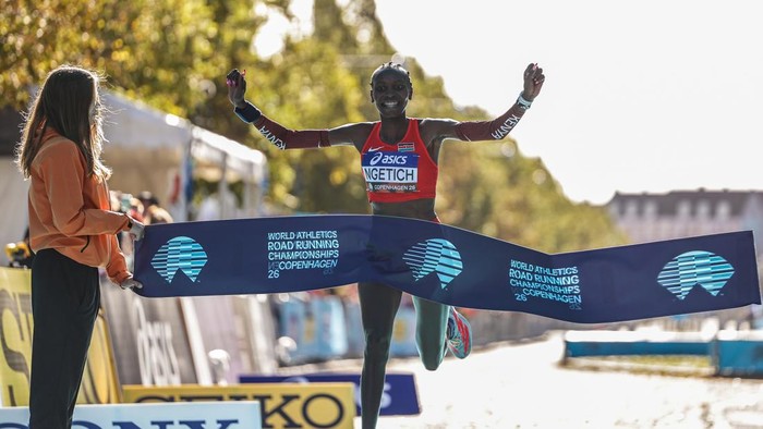 COPENHAGEN, DENMARK - SEPTEMBER 20: Agnes Jebet NGETICH of team Kenya winning the womens Half Marathon during the World Athletics Road Running Championships Copenhagen 2026 on September 20, 2026 in Copenhagen, Denmark. (Photo by Gaelle Mobuchon/Worl