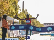 Pelari Kenya Agnes Ngetich Pecahkan Rekor Dunia Half Marathon Wanita, 21 Km Pace 3