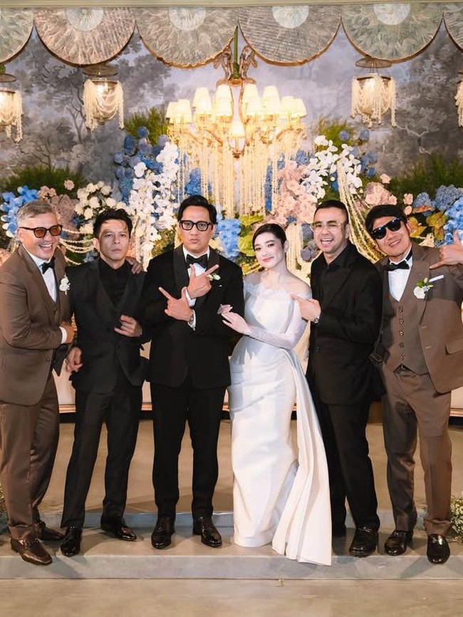 Resepsi Andre Taulany dan Amanda Rigby, Intimate Dihadiri Sahabat Artis