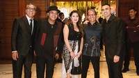 Sule dan Cing Abdel juga datang dalam momen spesial Andre Taulany dan Amanda Rigby. Foto: Instagram @raffinagita1717