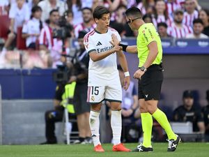 Real Madrid Dikecam Legenda Klub: Jangan Salahkan Wasit!