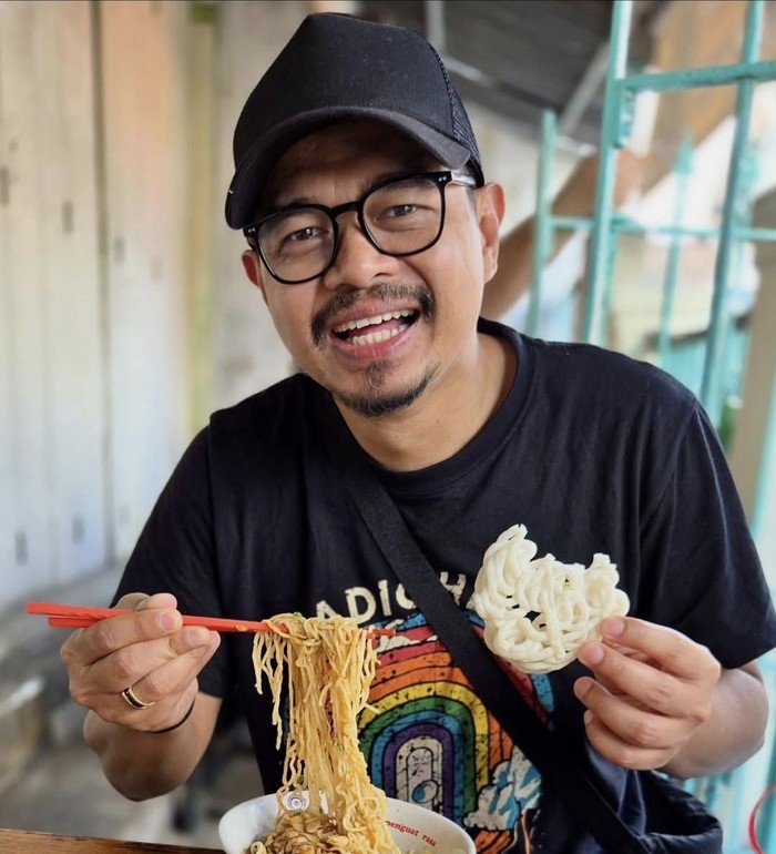 Bambang Pamungkas Kini Jadi Foodies, Kulineran sampai ke Perancis!