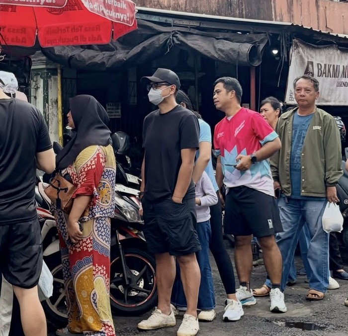 Bambang Pamungkas Kini Jadi Foodies, Kulineran sampai ke Perancis!