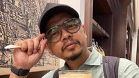 Bambang Pamungkas Kini Jadi Foodies, Kulineran sampai ke Perancis!
