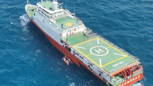 Basarnas masih mencari korban KM Virgo Transport 8 yang tenggelam di perairan Laut Jawa. Jasad korban yang ditemukan diterbangkan pakai heli ke Banjarmasin untuk identifikasi (dok Basarnas)