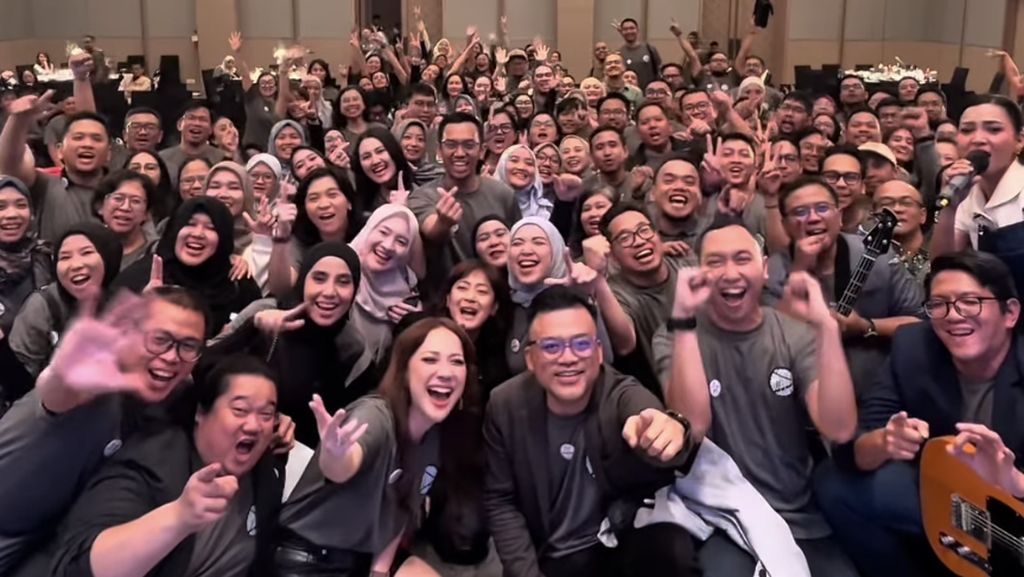 Seru-seruan BCL di Reuni SMA: Foto Jadul sampai Nyeker saat Nyanyi