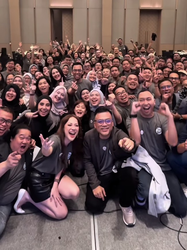 Seru-seruan BCL di Reuni SMA: Foto Jadul sampai Nyeker saat Nyanyi