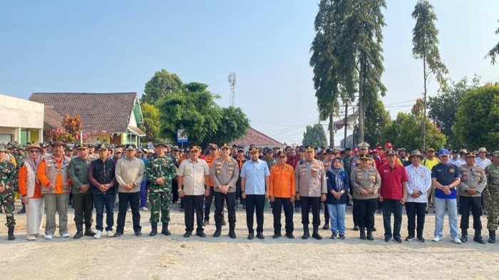 Bupati Nganjuk, Marhaen Djumadi dan Wabup Trihandy Cahyo Saputro memimpin penanganan Karhutla Gunung Wilis