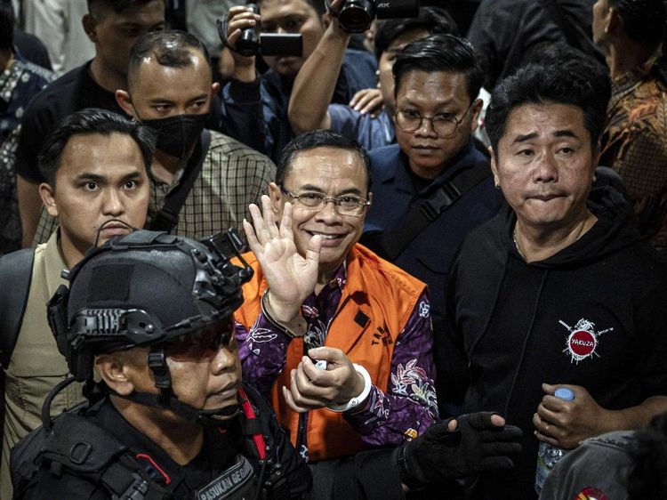 Bupati Pati Nonaktif Sudewo Dituntut 8,5 Tahun Penjara