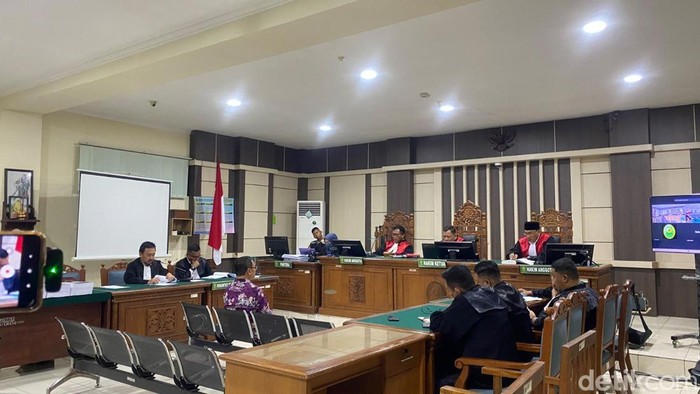 Bupati Pati nonaktif, Sudewo menjalani sidang tuntutan di Pwngadilan Tipikor Semarang, Senin (21/9/2026).