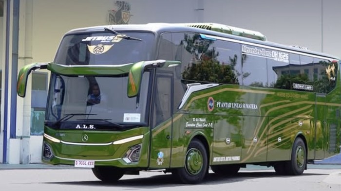 Bus terbaru PO ALS meluncur dari garasi Adiputro