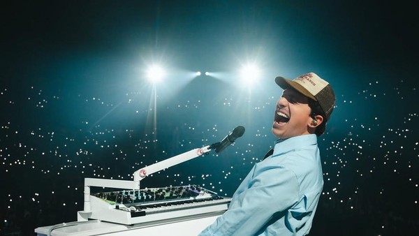 Charlie Puth Tanpa Sebab Batalkan Jadwal Konser di Australia dan NZ