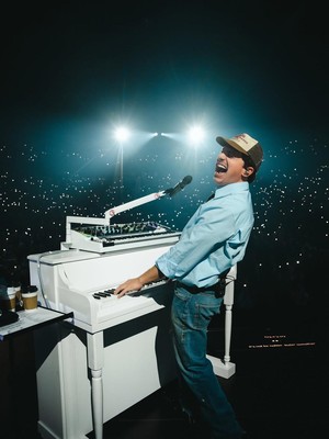 Charlie Puth Tanpa Sebab Batalkan Jadwal Konser di Australia dan NZ