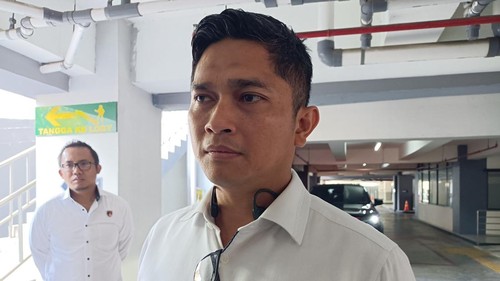 Dirresnarkoba Polda NTB, Kombes Roman Smaradhana Elhaj, saat ditemui di basemen Kejati NTB, Senin (21/9/2026). (Foto: Abdurrasyid Efendi/detikBali)
