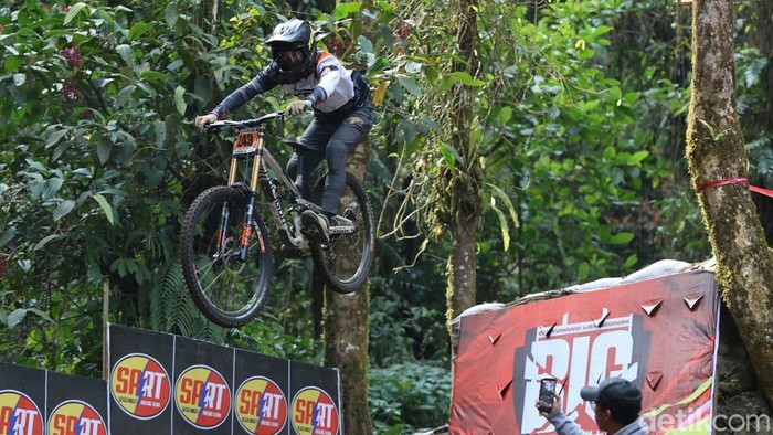 Gelaran Big Downhill Banyuwangi ke-7 2026 di lintasan Gantasan Ijen Banyuwangi