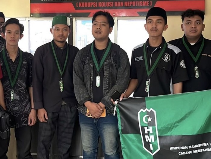 HMI Mempawah melaporkan anggota DPRD Mempawah berinisial C ke Polres Mempawah. (Istimewa)