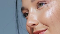 Tren Skin Booster Glass Skin, Benarkah Bikin Kulit Glowing? Ini Kata Dokter!